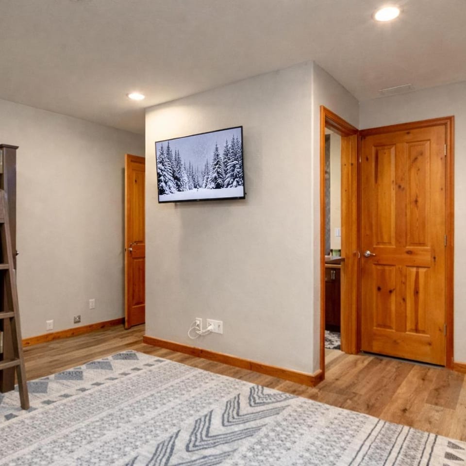 19 Main Street Lookout by SkyRun Park City House in Park City