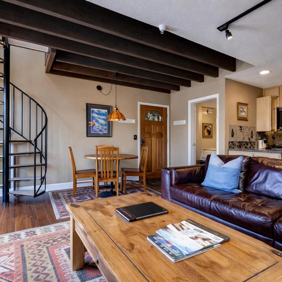 447 Woodside Quitting Time by SkyRun Park City Apartment in Park City