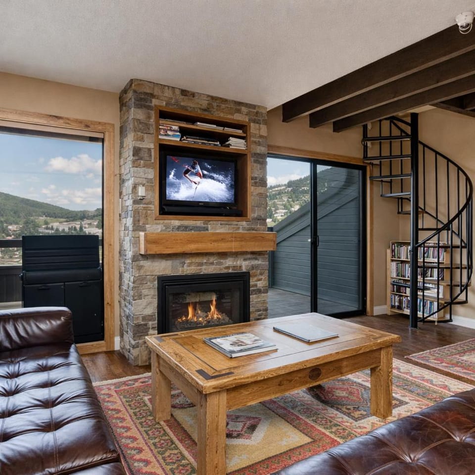 447 Woodside Quitting Time by SkyRun Park City Apartment in Park City
