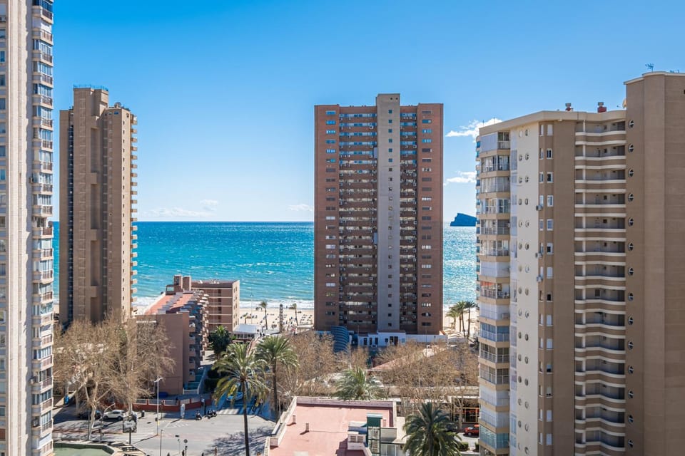 Off site, Day, Neighbourhood, Natural landscape, Beach, City view, Sea view, Street view, Location