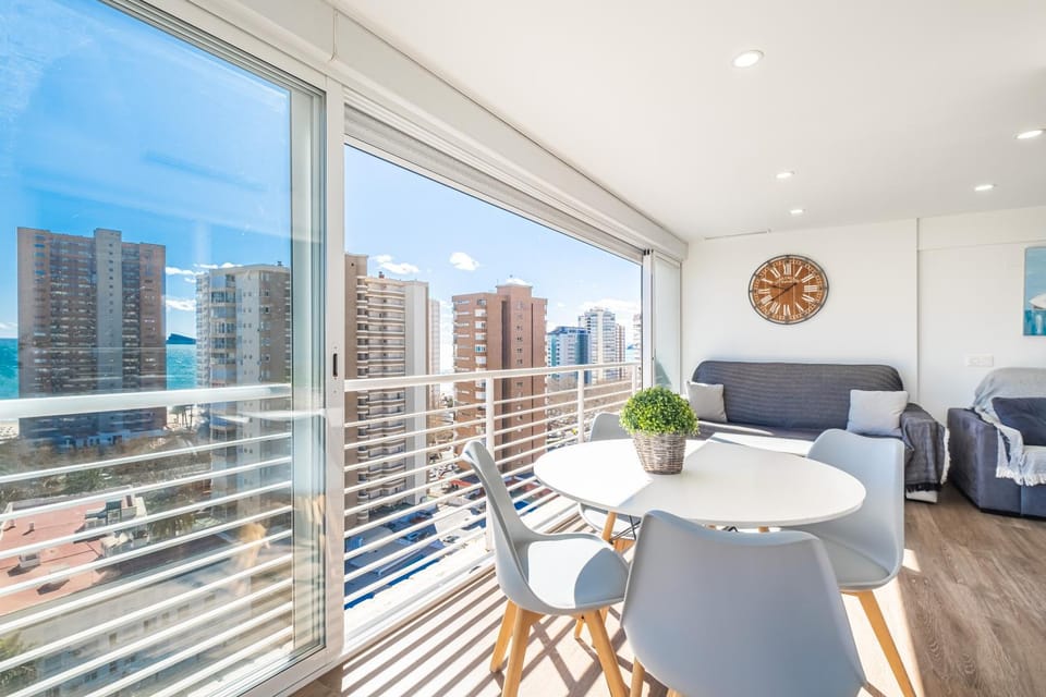 Day, View (from property/room), Balcony/Terrace, Living room, Dining area, City view, Sea view