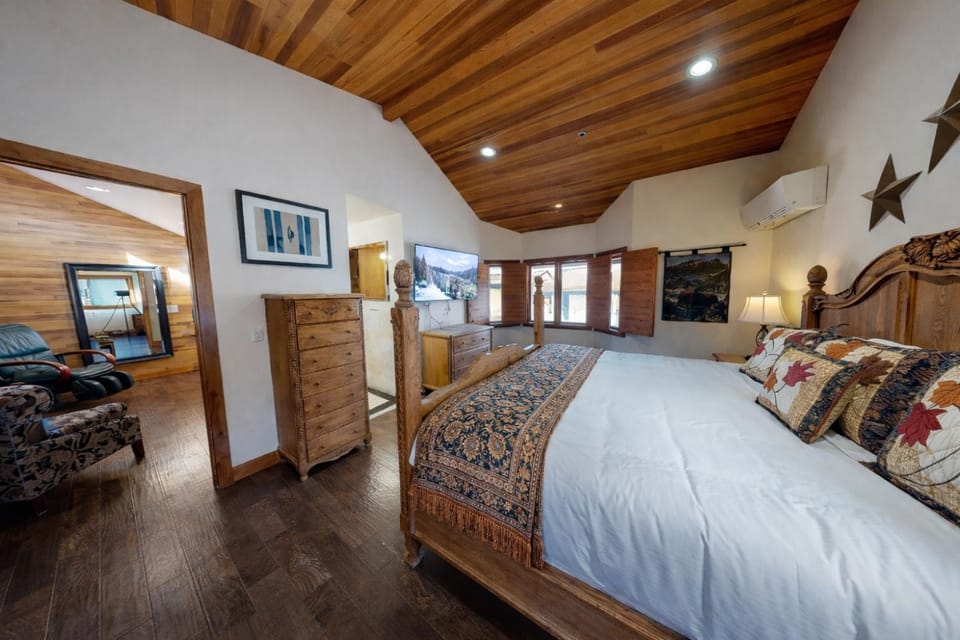 1687 Lakeside Getaway at Deer Valley! Free Deer Valley Skier Shuttle! by SkyRun Park City House in Park City