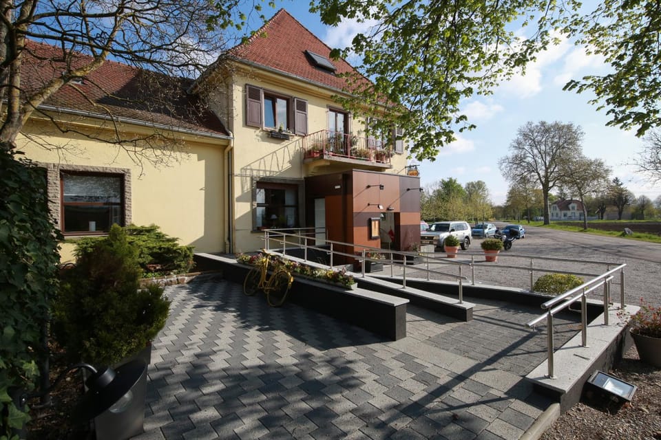 Facade/entrance, Winter