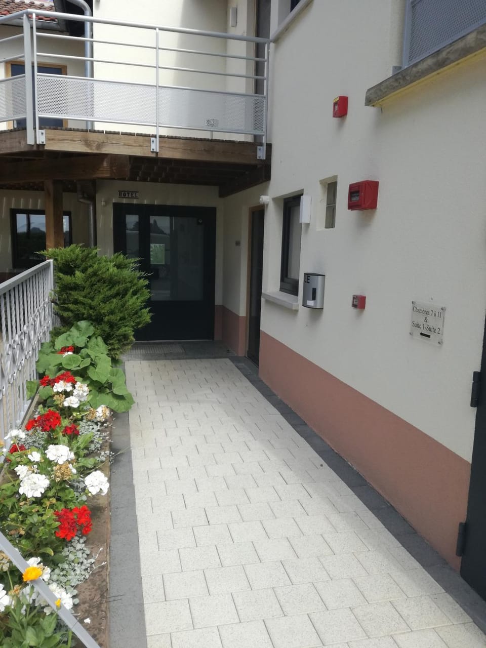 Facade/entrance