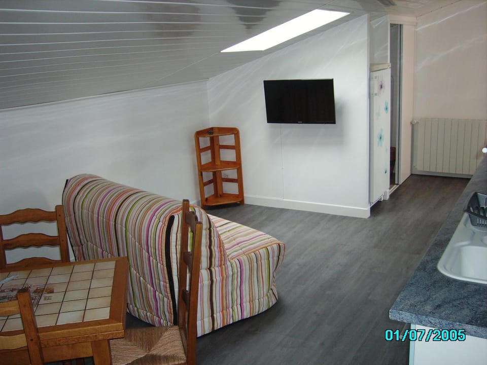 TV and multimedia, Seating area