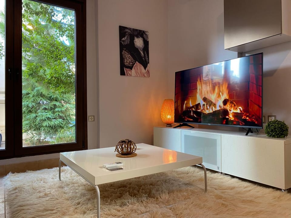 TV and multimedia, Living room, Seating area