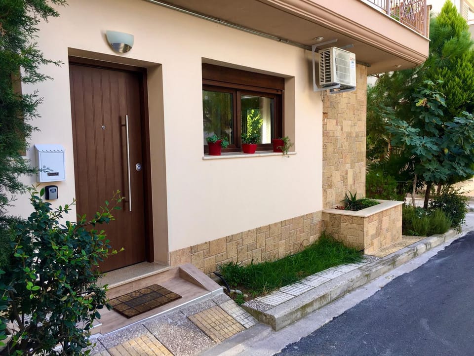 Property building, Facade/entrance