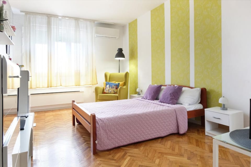Spring, Bed, Day, Bedroom, air conditioner