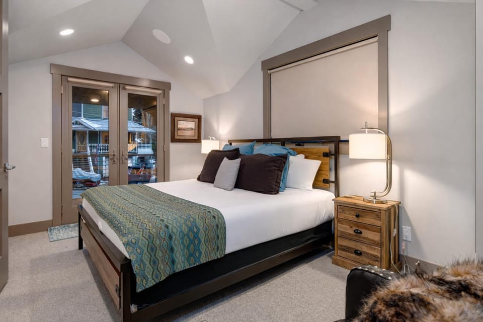 920 E La Tania by SkyRun Park City House in Park City