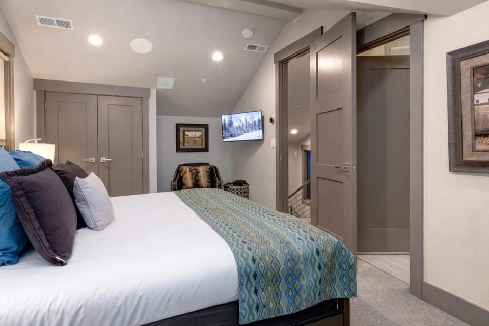 920 E La Tania by SkyRun Park City House in Park City