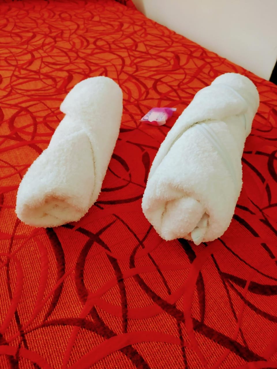 Bedroom, towels