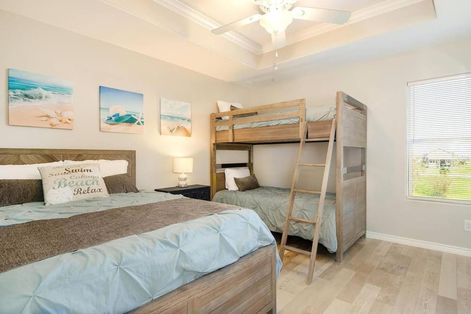 Bed, Photo of the whole room, Decorative detail, Bedroom, bunk bed