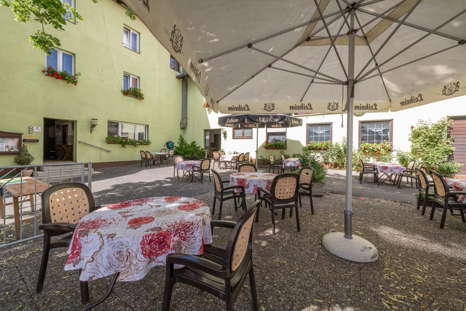 Property building, Patio, Restaurant/places to eat