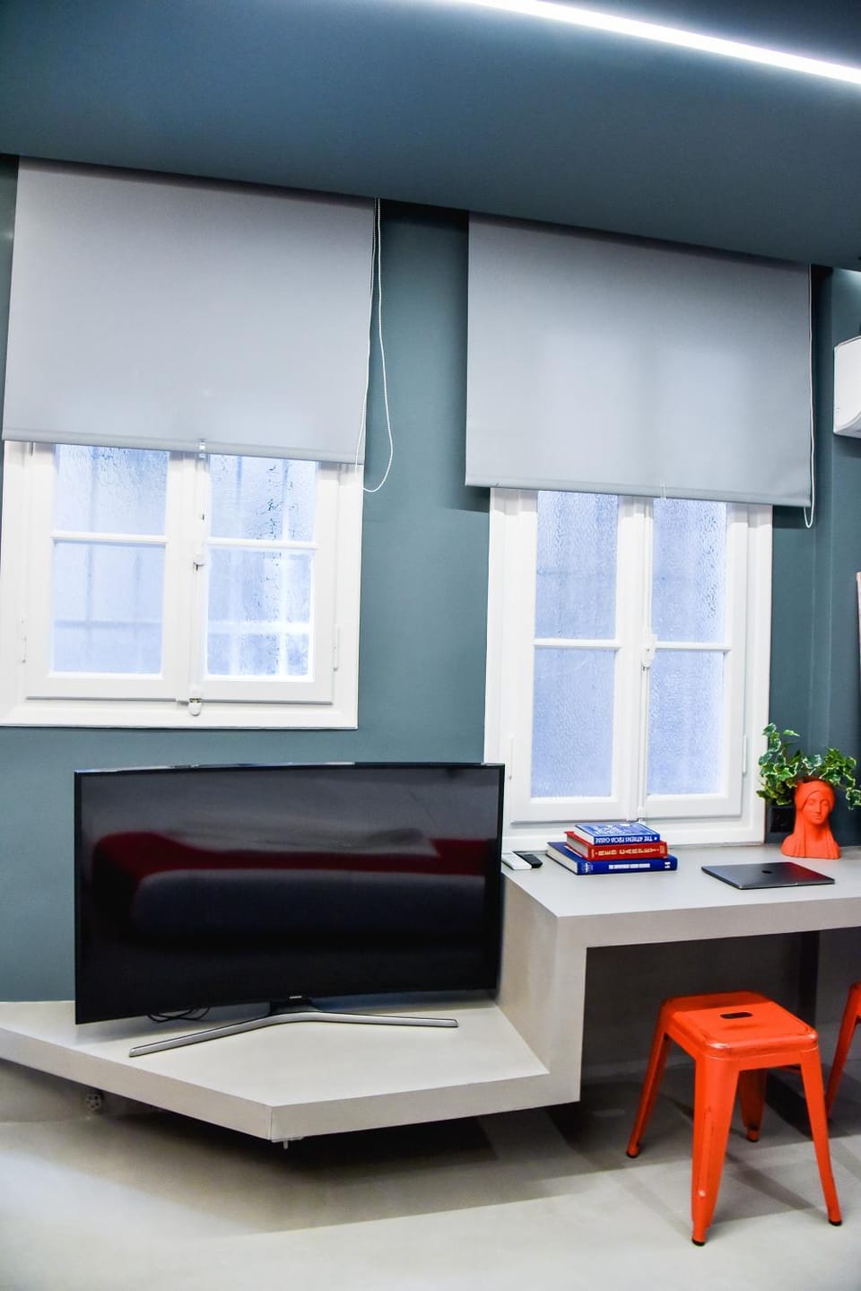 CentraL44 YoLo Casual Suite- Ermou Apartment in Athens