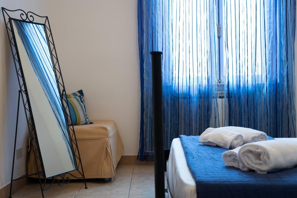 Other, Photo of the whole room, Decorative detail, Bedroom