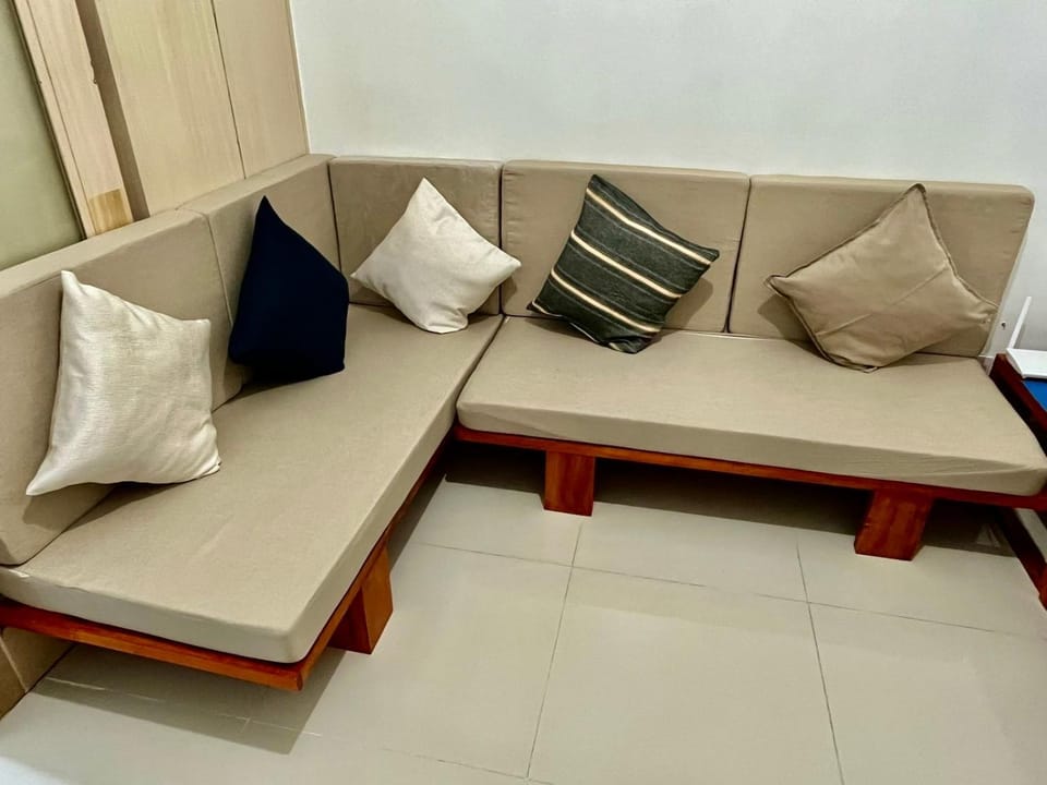 1BR Jazz Bel-air Makati, POOLVIEW, TRIDENT Apartment in Makati