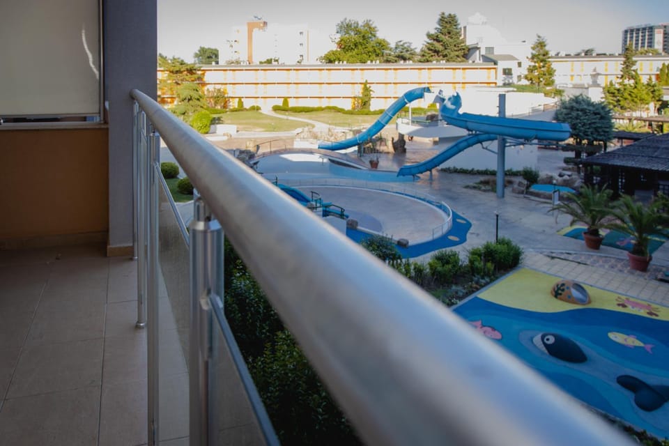 Balcony/Terrace, Swimming pool