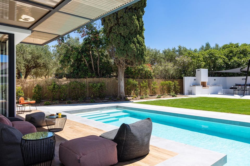 Patio, Natural landscape, Balcony/Terrace, Seating area, Garden view, Pool view, Swimming pool