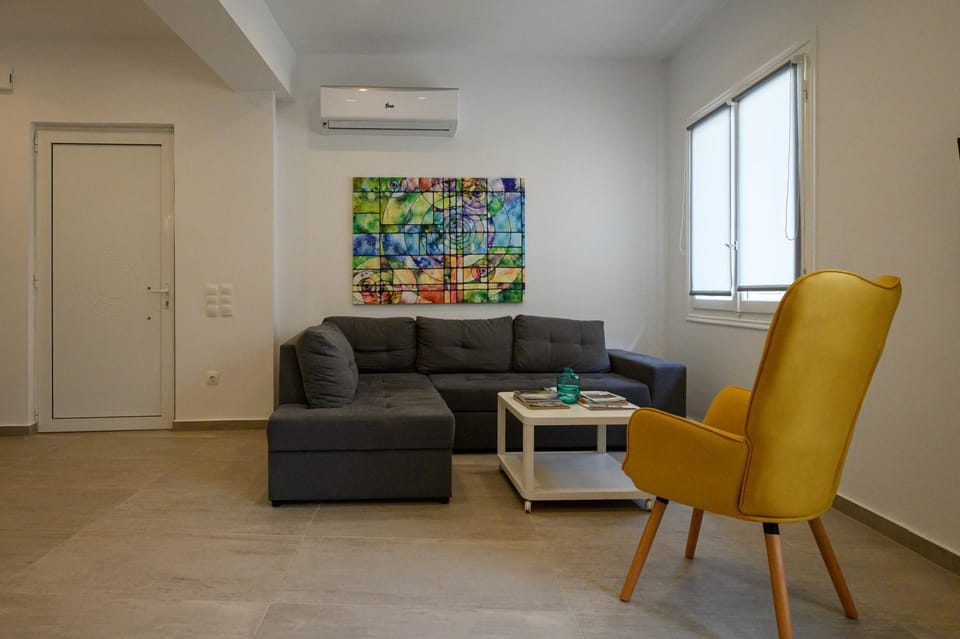 Living room, Seating area, air conditioner