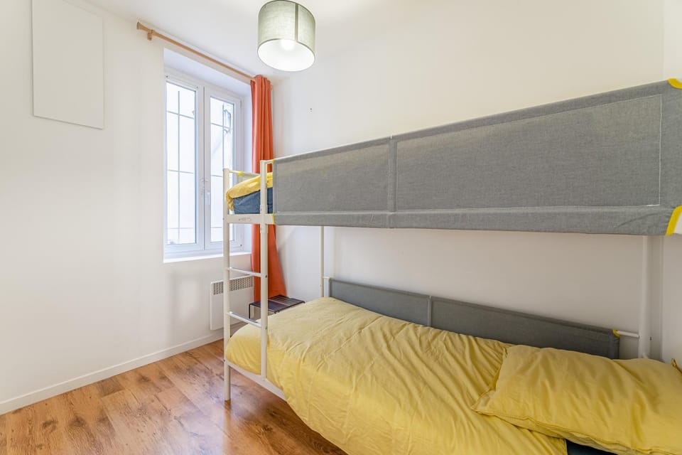 bunk bed