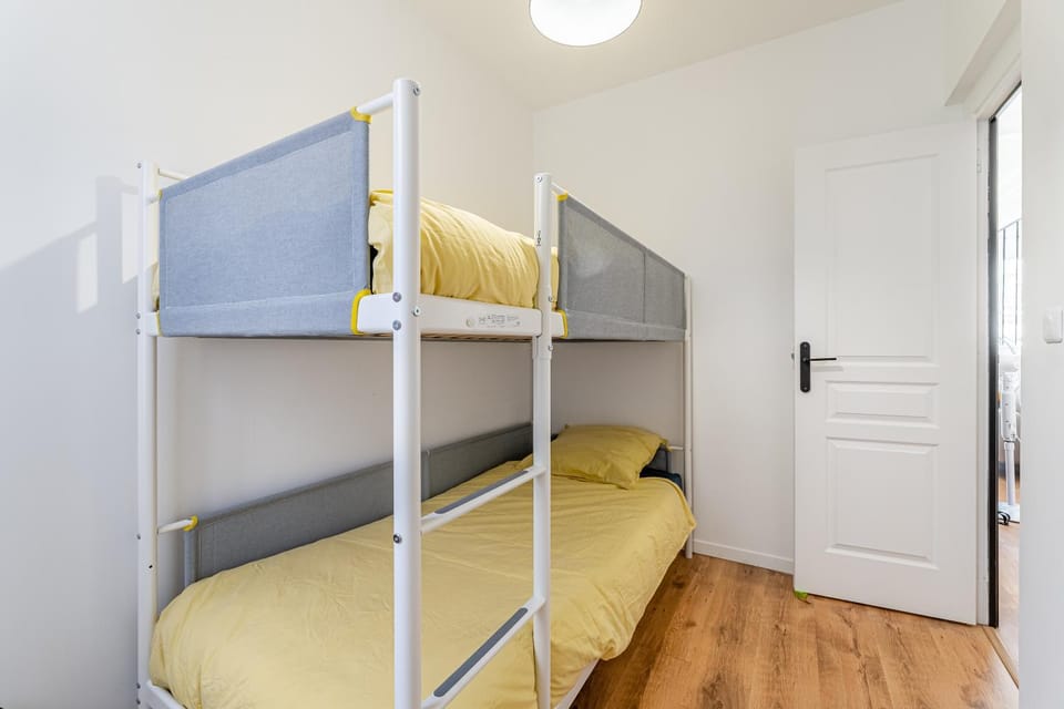 bunk bed
