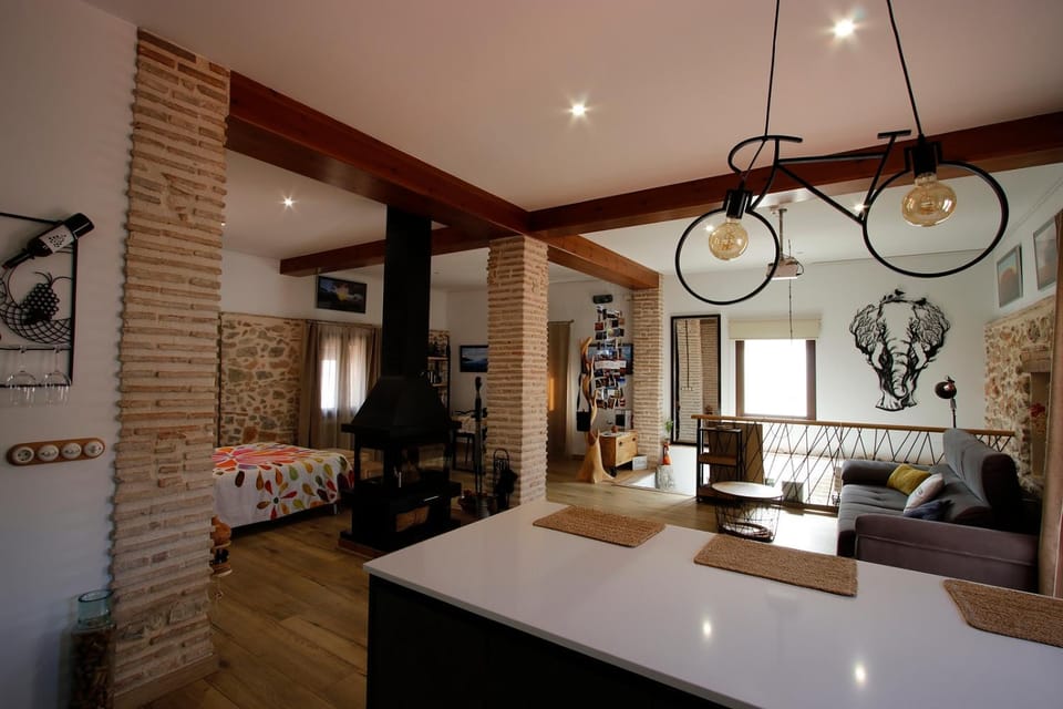 Photo of the whole room, fireplace