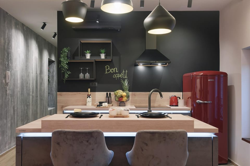Kitchen or kitchenette