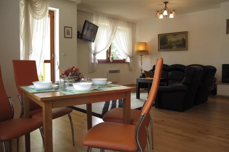 Living room, Dining area