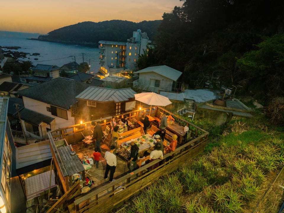Guesthouse All you need - All rooms have an ocean view! Hostel in Shizuoka Prefecture