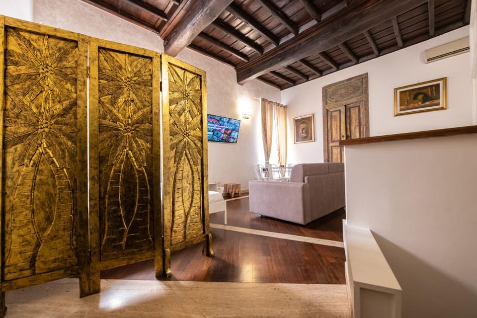 TV and multimedia, Living room, Decorative detail, Seating area, Dining area, Bedroom