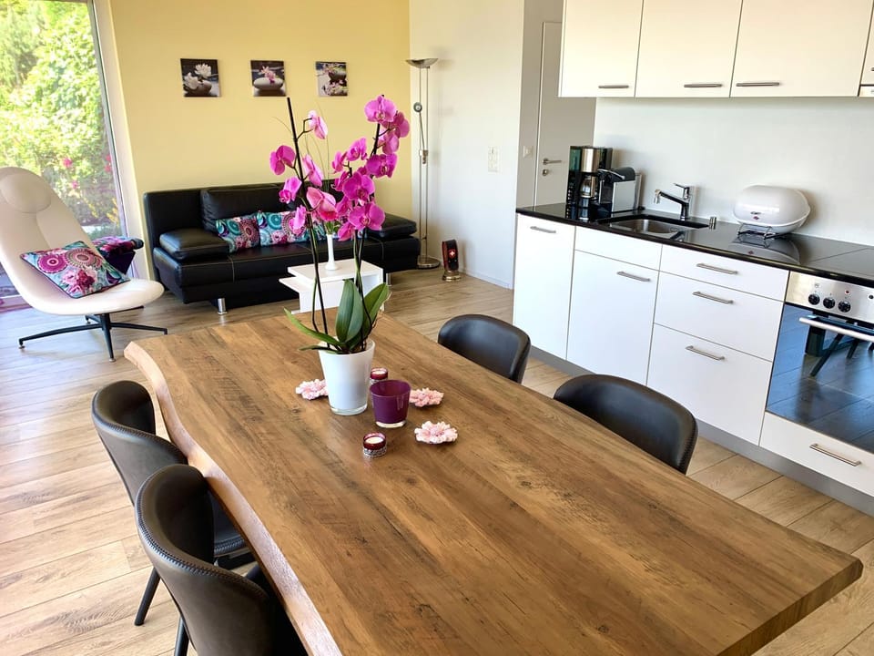 Kitchen or kitchenette, Living room, Dining area