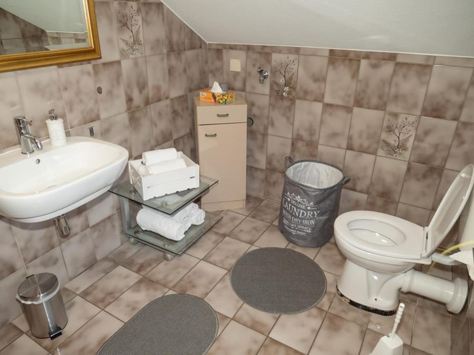 Ferienwohnungen Hirschen Lottstetten Apartment in Schaffhausen, Switzerland