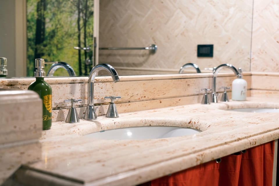 Bathroom, Decorative detail