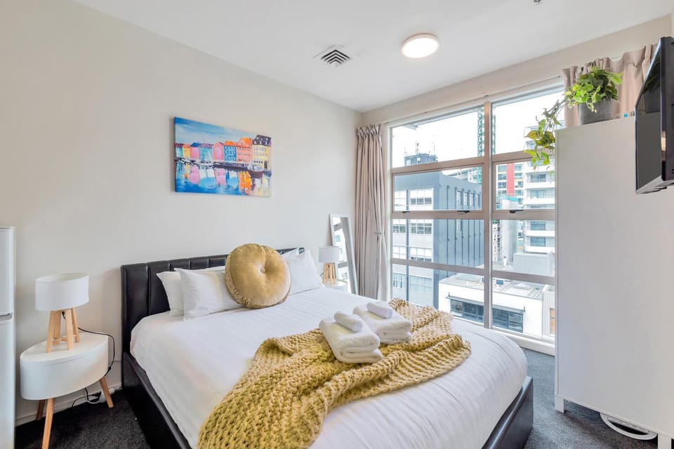 Nearby landmark, Bed, Photo of the whole room, Bedroom