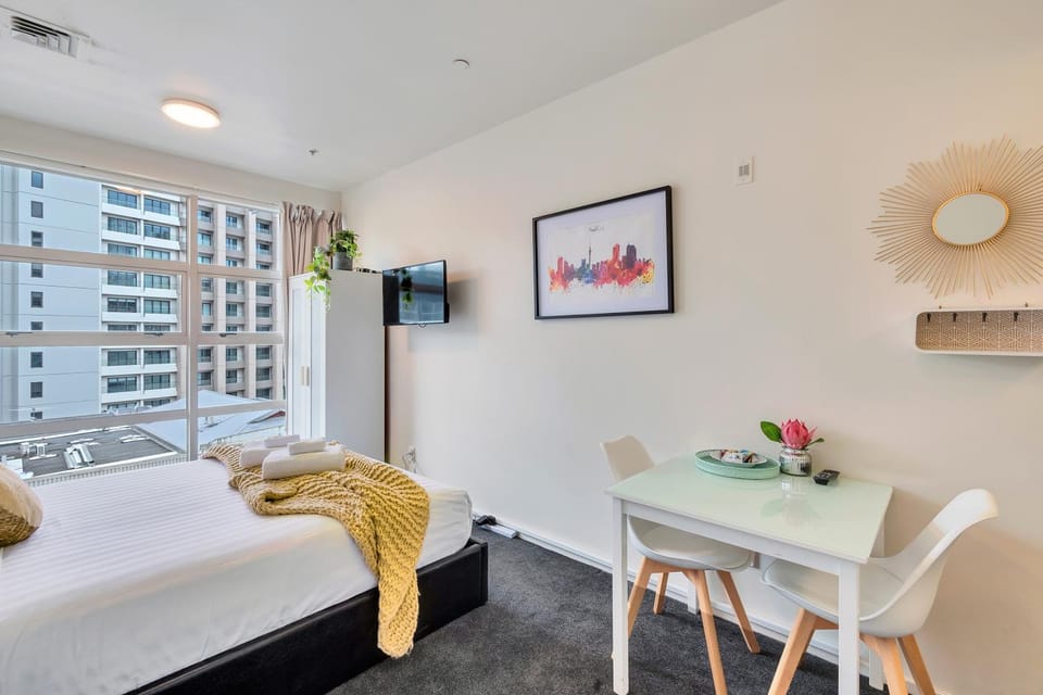 TV and multimedia, Dining area, Bedroom