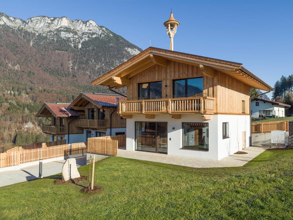 Property building, Facade/entrance, Garden, Mountain view