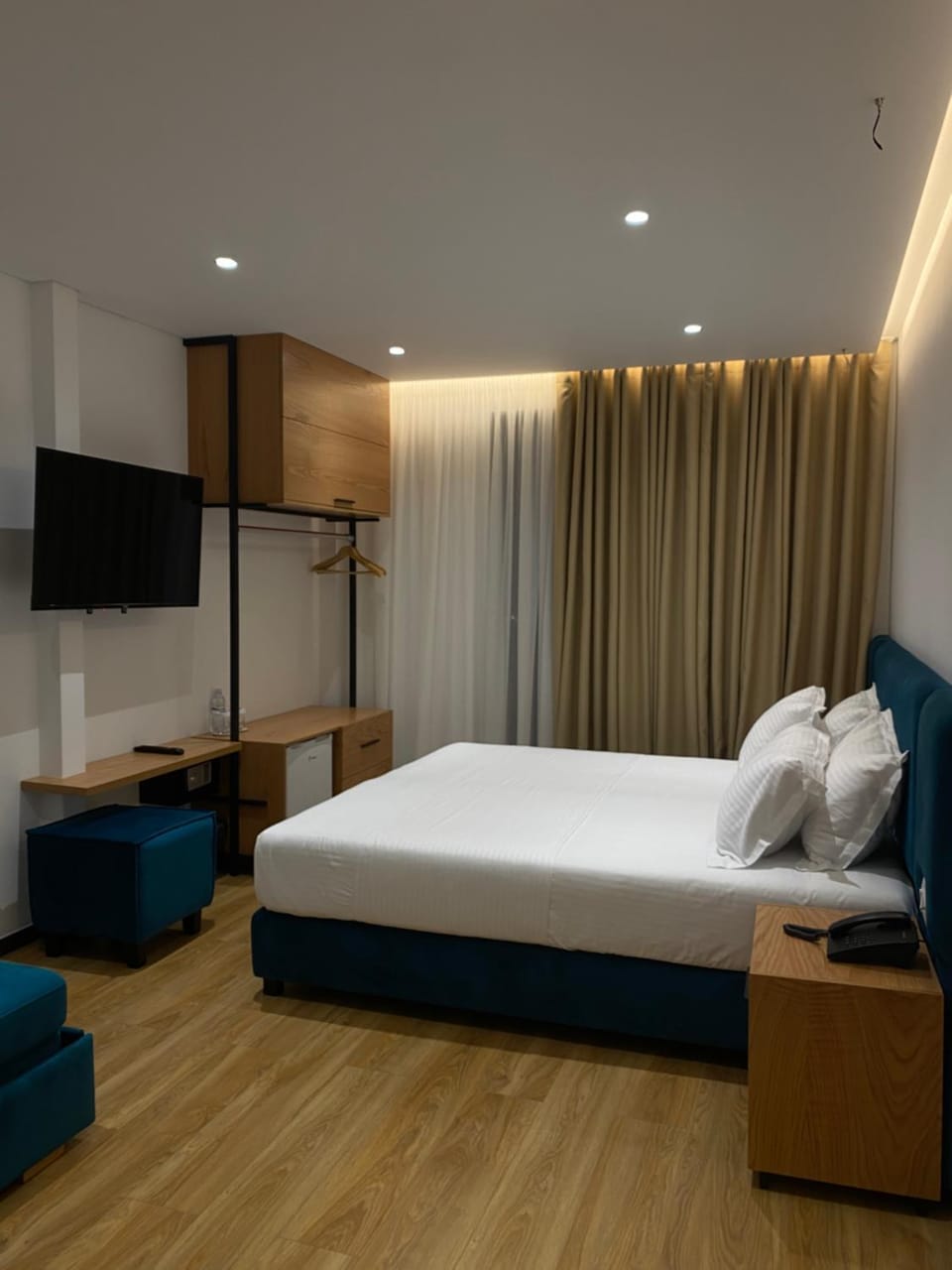 Bed, TV and multimedia