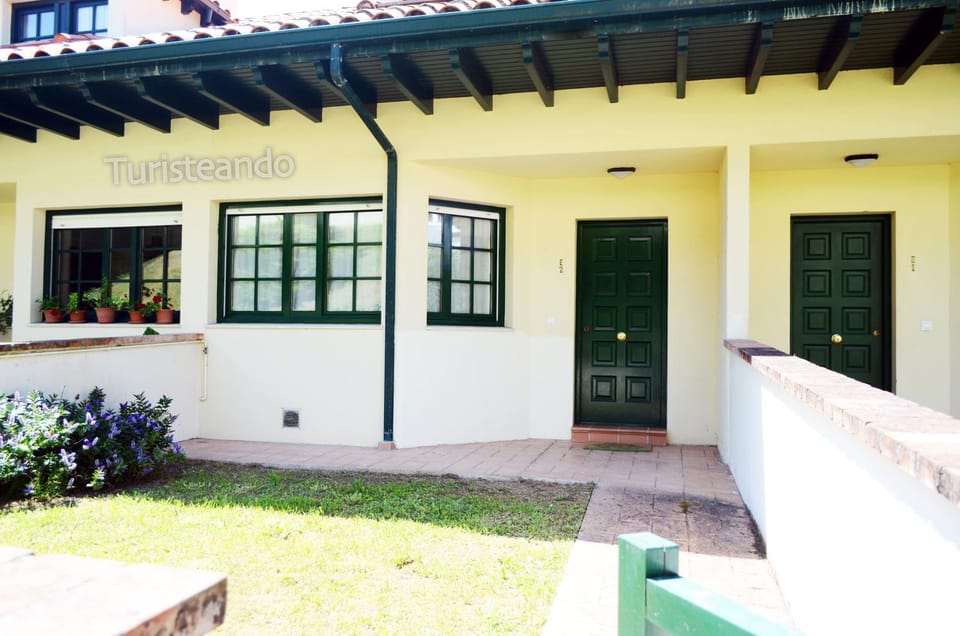 Property building, Facade/entrance, Off site, On site, Location