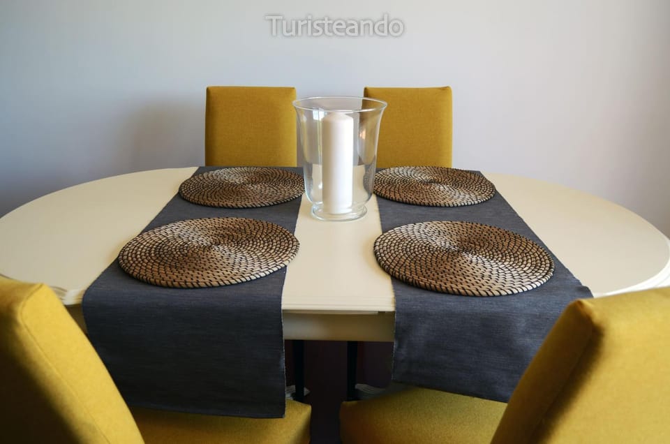 Seating area, Dining area