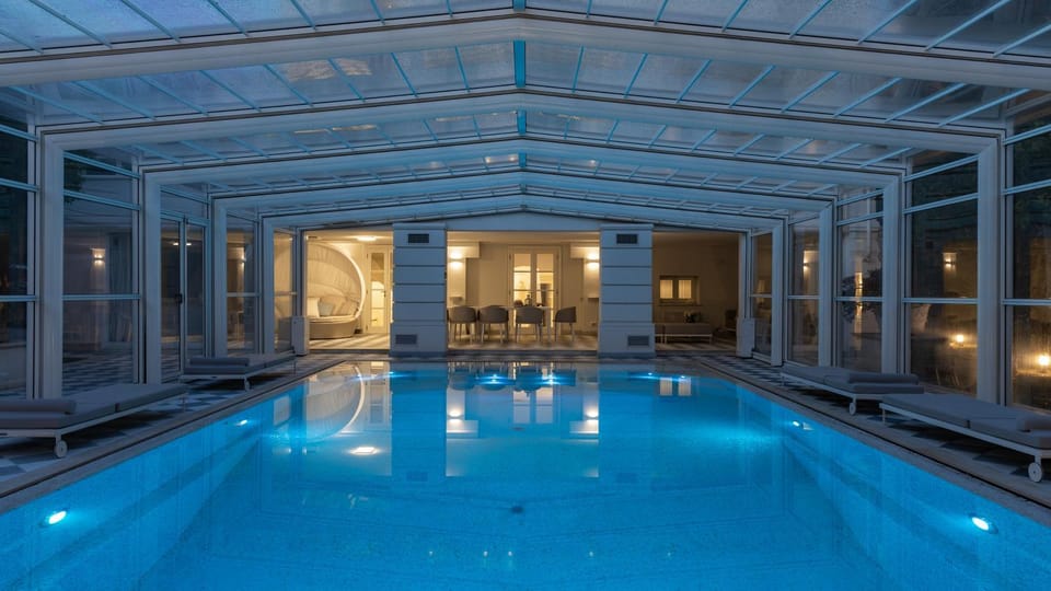 Swimming pool