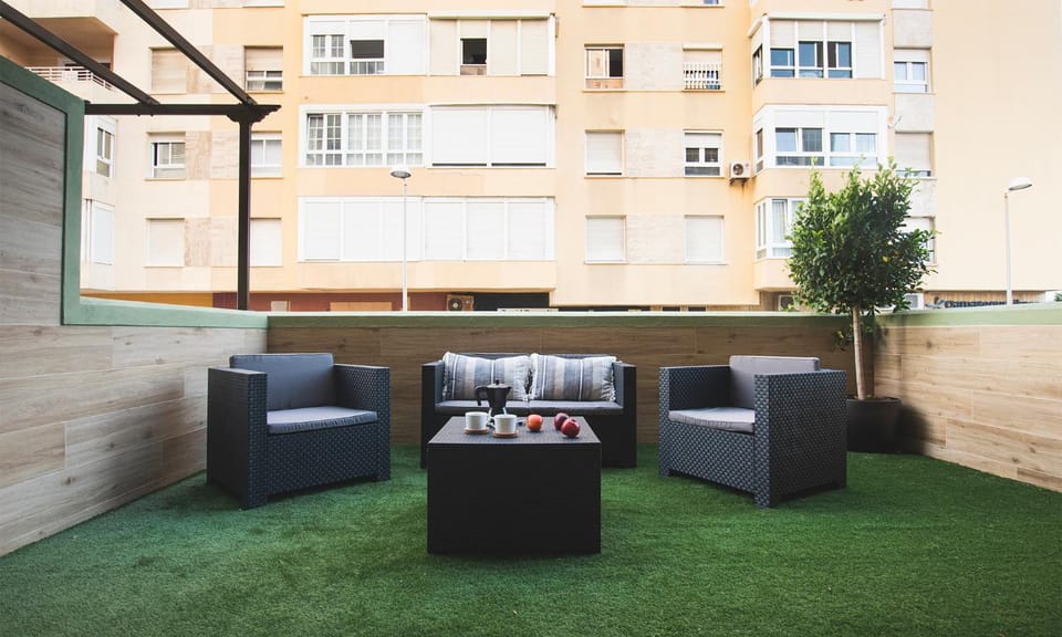 Off site, Balcony/Terrace, Street view, Area and facilities
