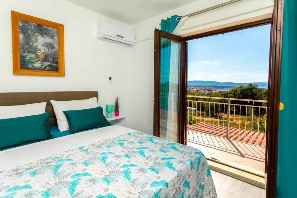Bed, Balcony/Terrace, Decorative detail, Bedroom, Sea view
