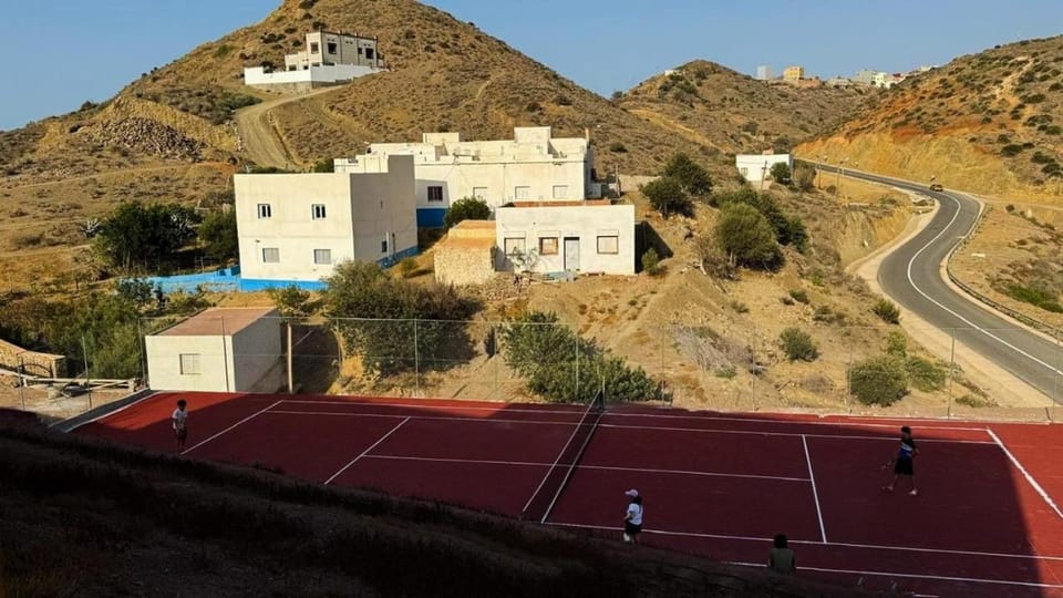 Tennis court, Tennis court