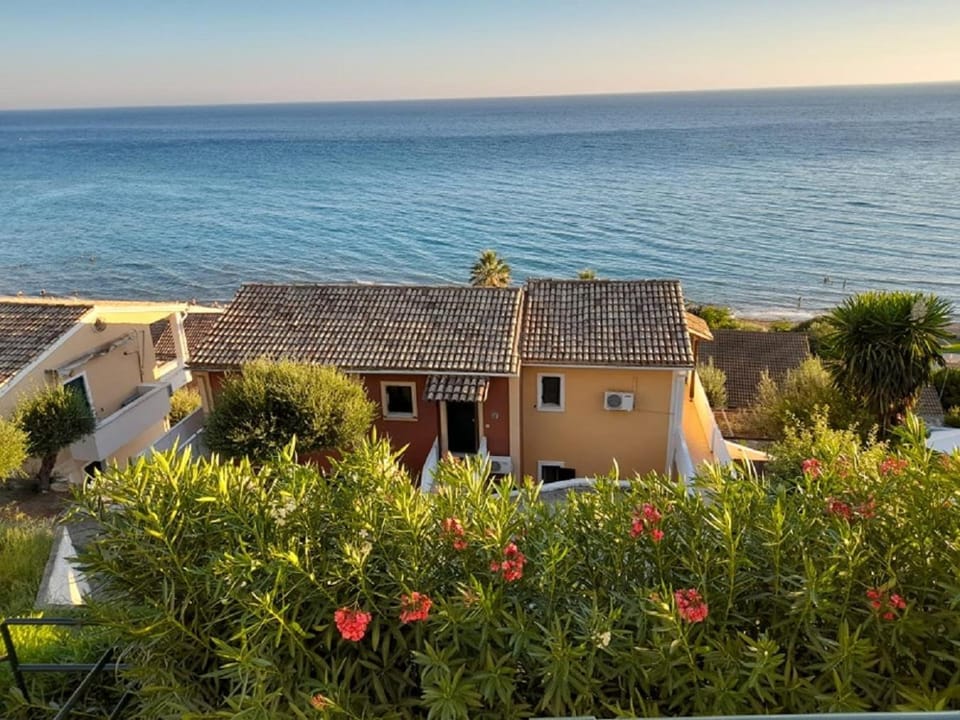 View (from property/room), Balcony/Terrace, Mountain view, Sea view, Street view, Quiet street view