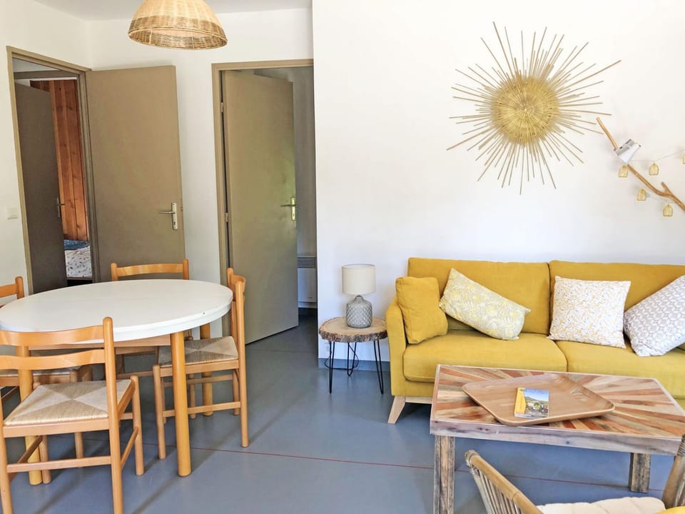 Chalet Cosy Nature Chalet in Occitanie