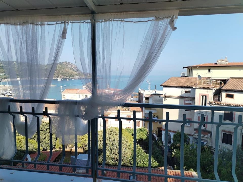 View (from property/room), Balcony/Terrace, City view, Mountain view, Sea view