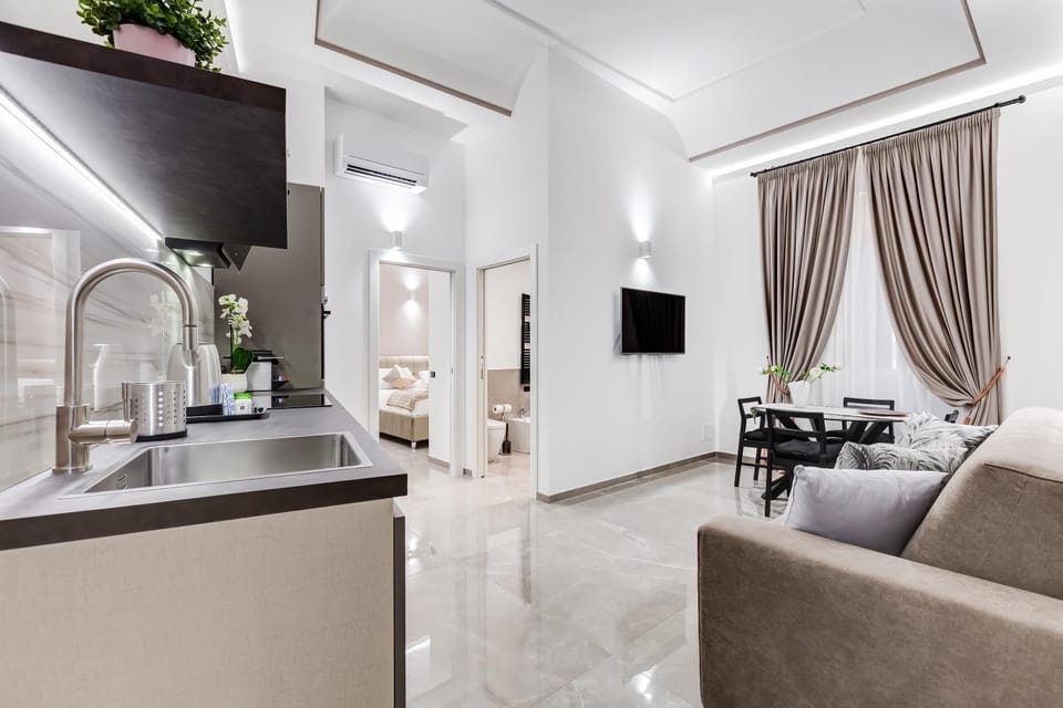Coffee/tea facilities, Kitchen or kitchenette, Living room, Seating area