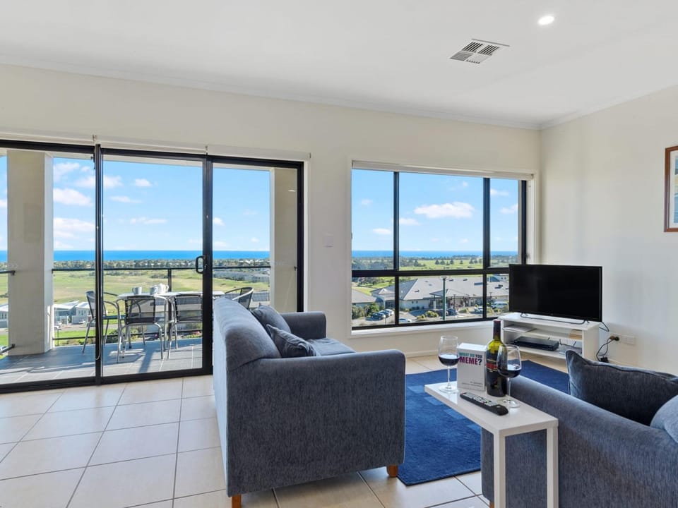 18 Turnberry Drive House in Normanville