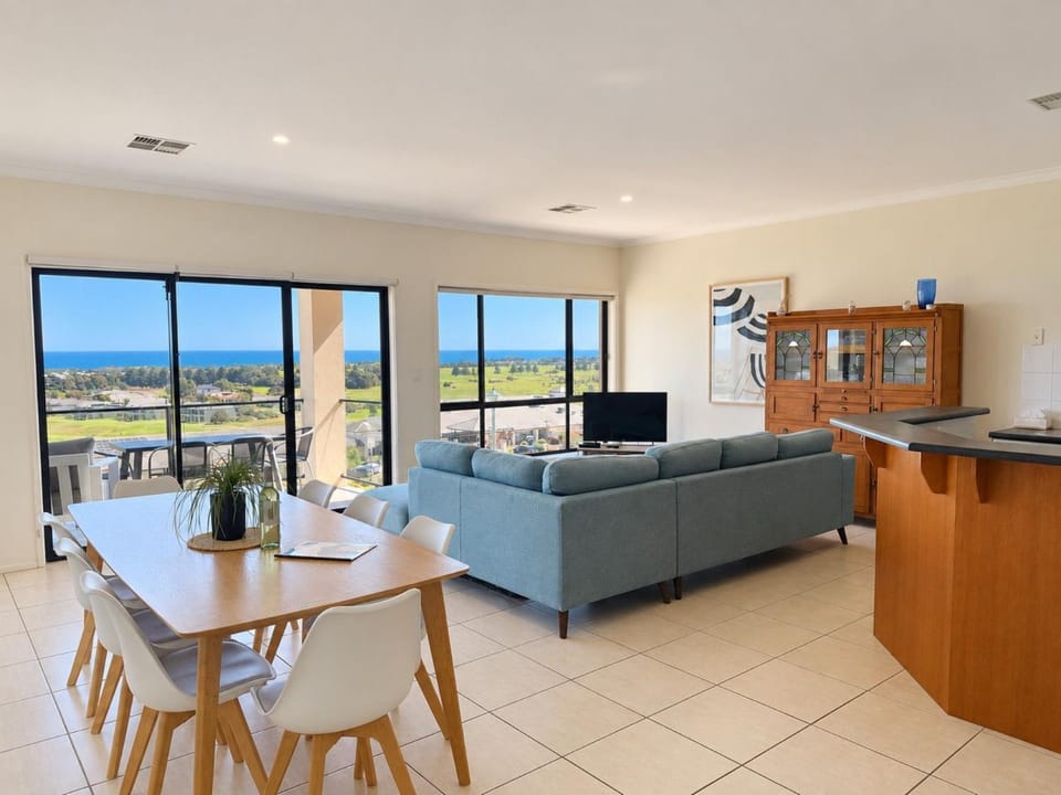 18 Turnberry Drive House in Normanville