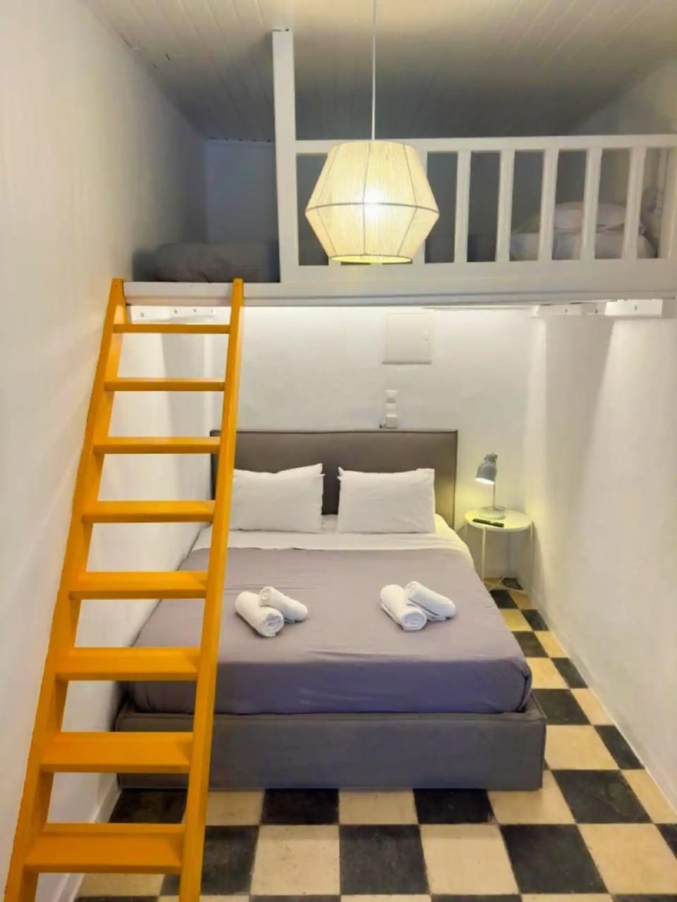 Bougainvillea Friends & Family Studio - Old Town Apartment in Mykonos
